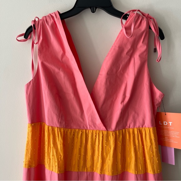 LDT Daphne Tie Shoulder Tiered Color Block Surplice V-Neck Drawstring Maxi Dress - Picture 8 of 11